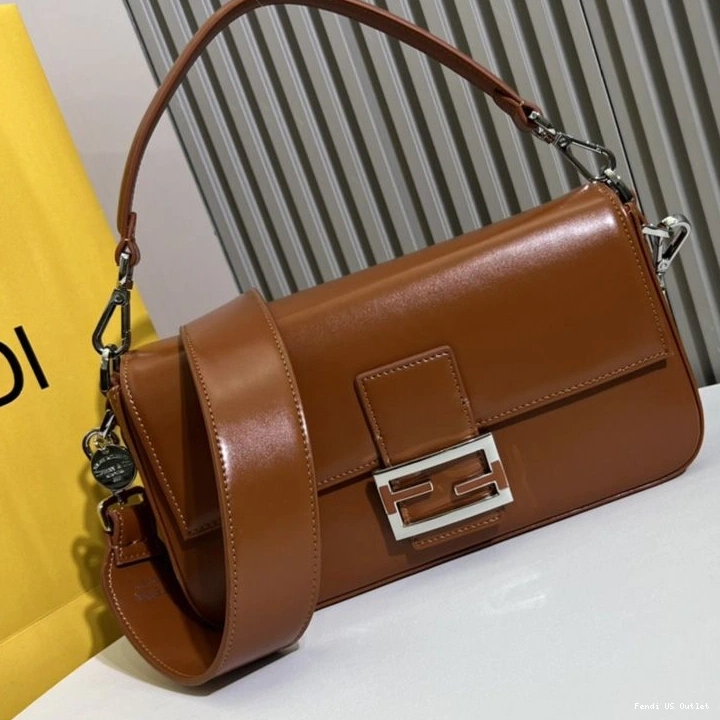 Affordable HOT Tiffany Bag Baguette Medium Smooth Brown Leather In Fendi 0821
